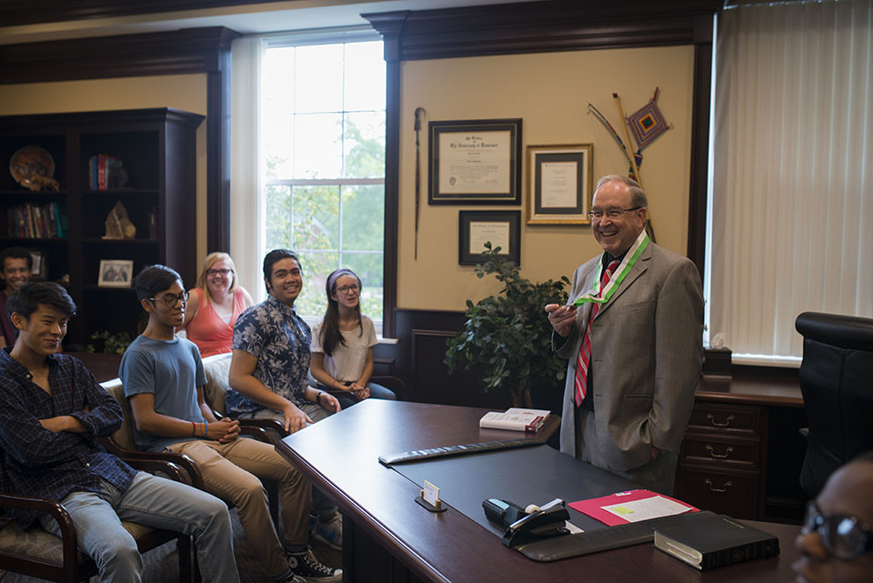 The Southern Scholars in president David Smith's office. President Smith is wearing an honors medallion