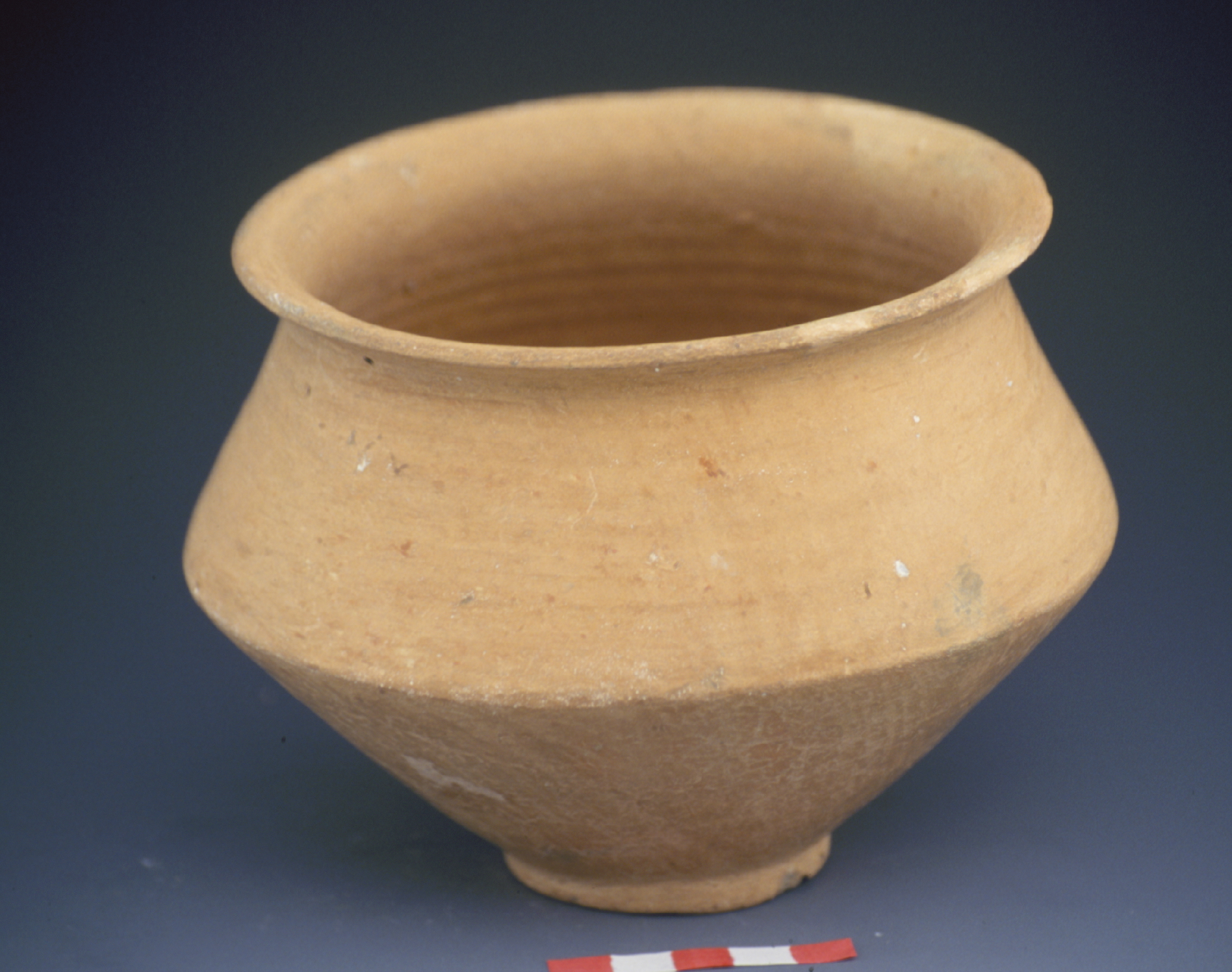 Carinated or biconiral bowl