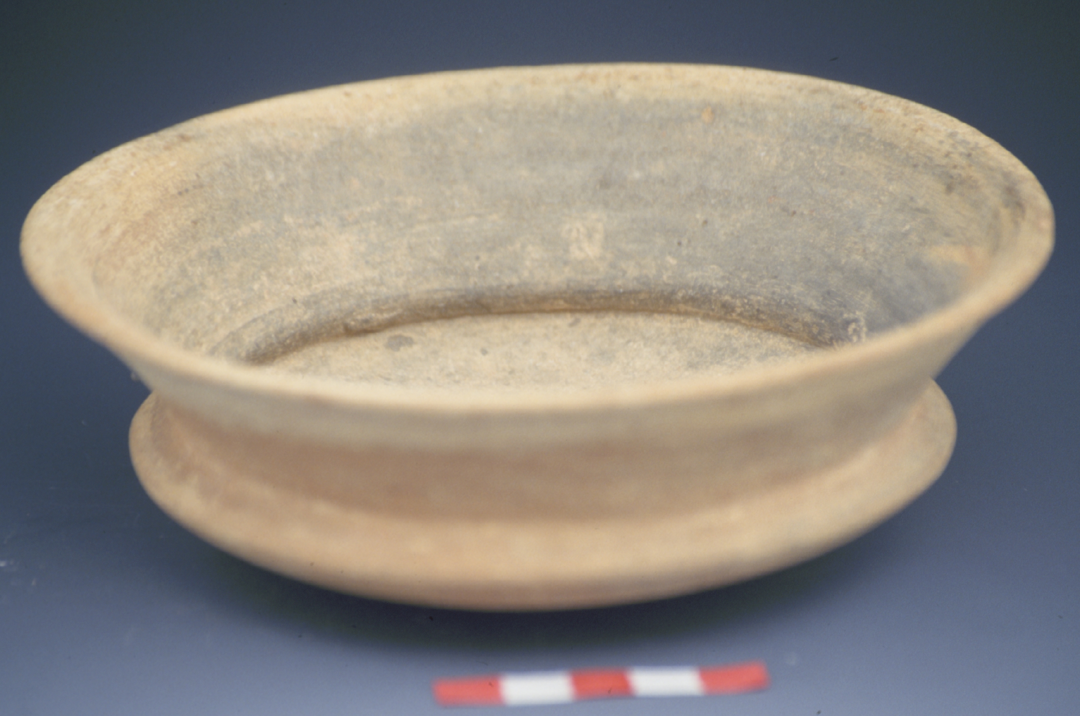 Carinated bowl
