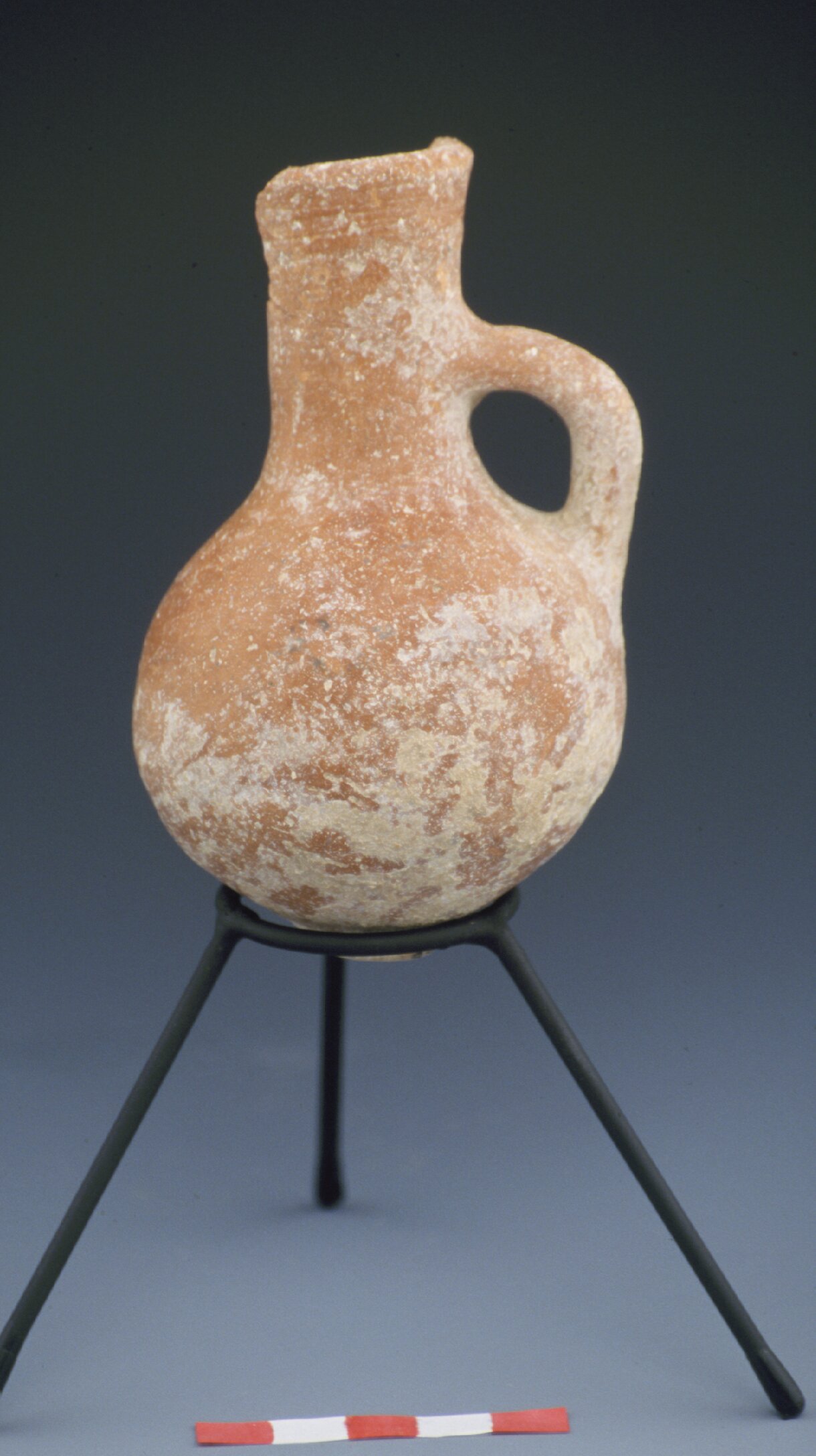 Burnished red juglet