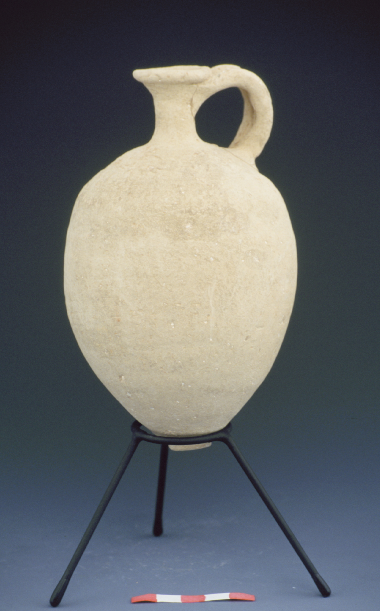 Piriform juglet