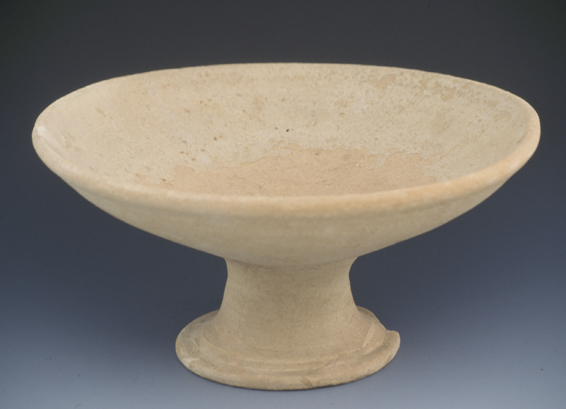 Footed bowl