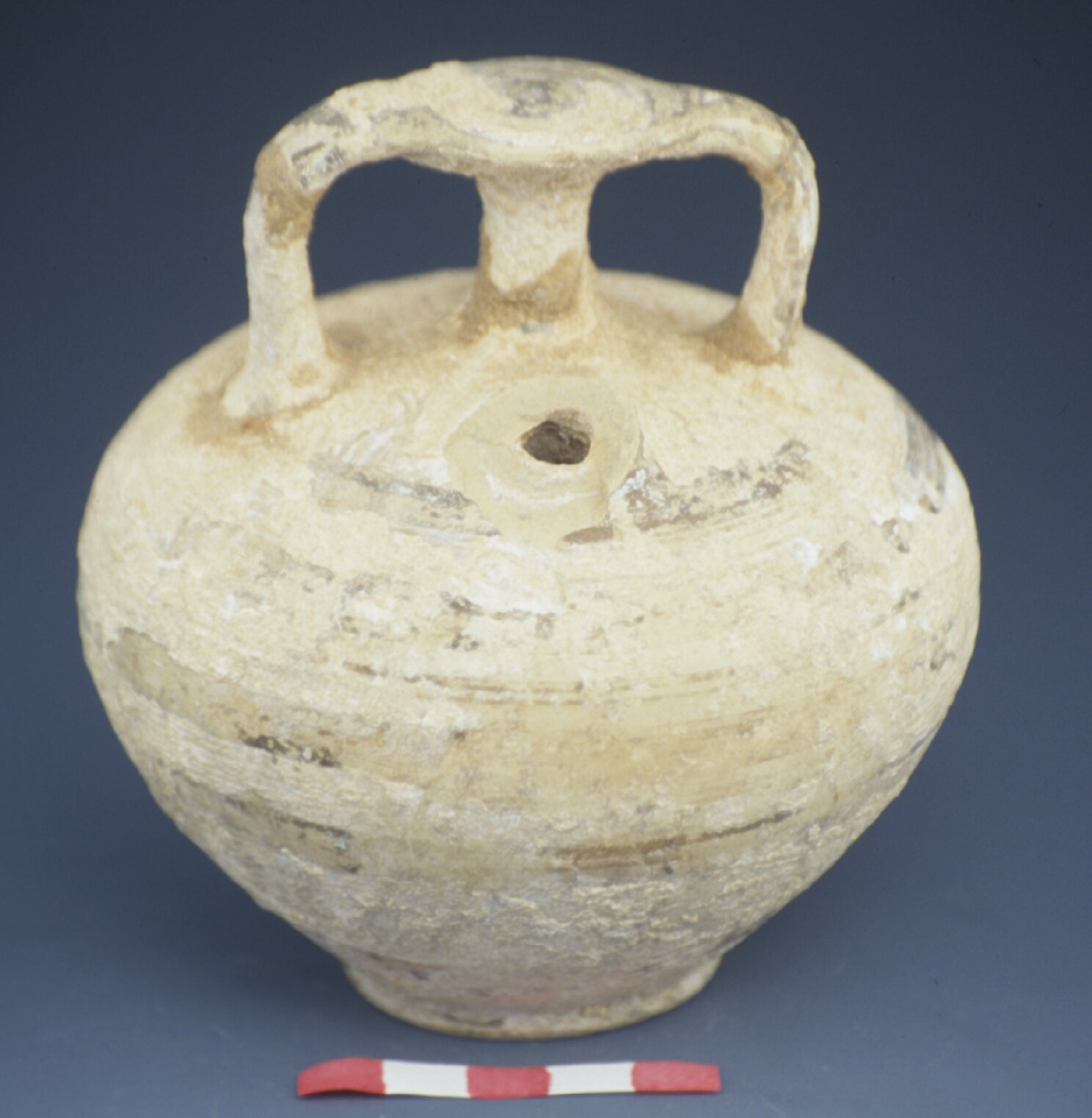 Stirrup vase